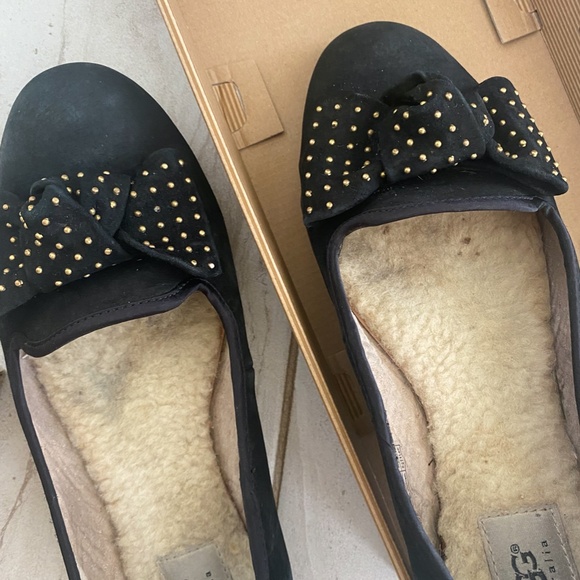 UGG flats size 10 ,black suede ,professionally clean wit cute bow, with original - Picture 5 of 5
